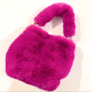 🆕‼️ Fuchsia Fuzzy Faux-Fur Purse